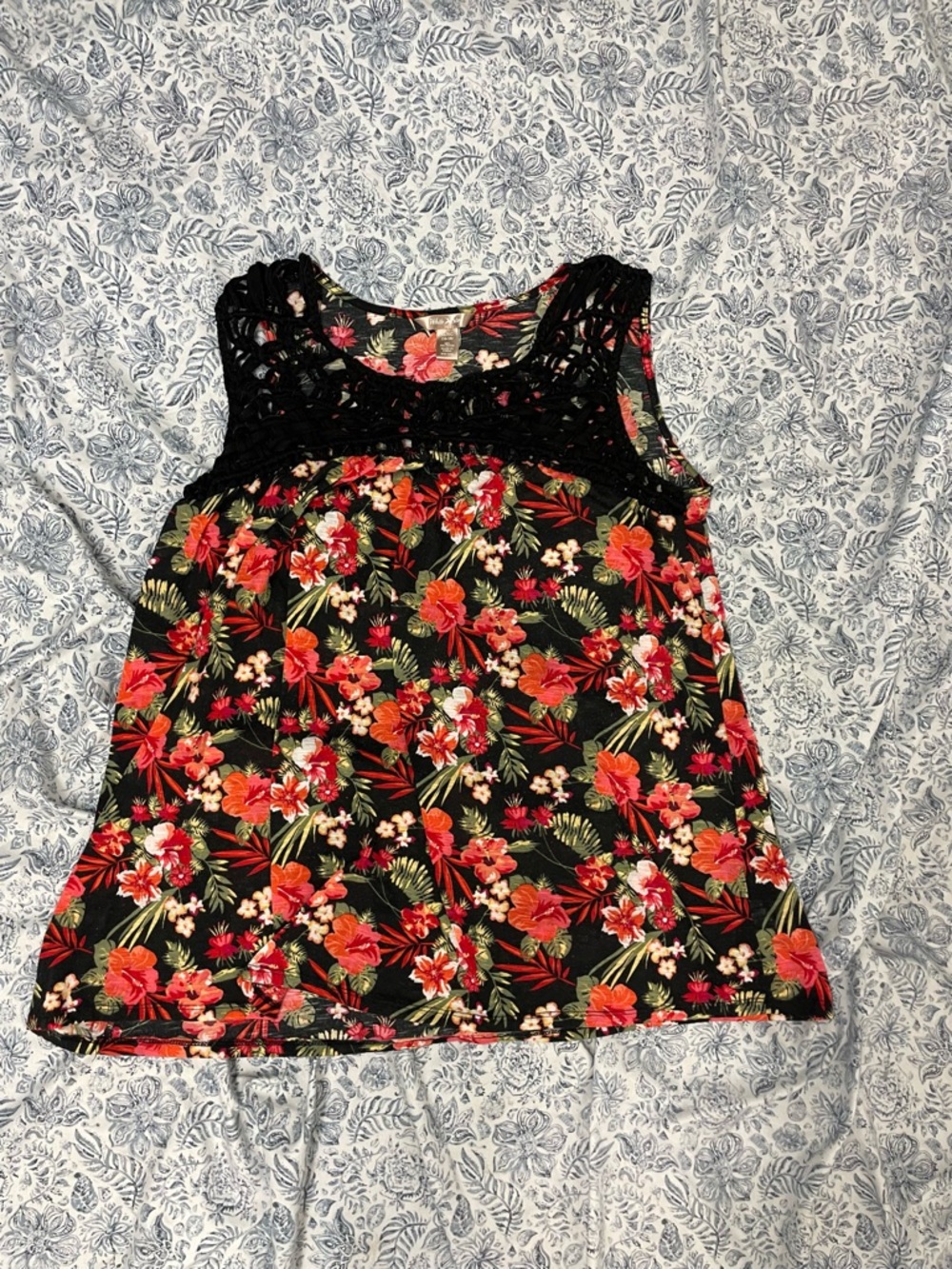 BlackFloral Lace-Trim Sleeveless Top size XL